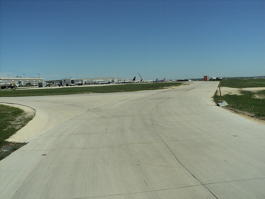San Antonio Int Airport Runway Extension